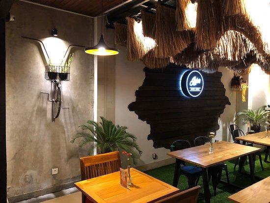 Jeje's Coffee & Eatery